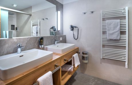 Apartmenthaus Madlen - kleiner Priel Badezimmer